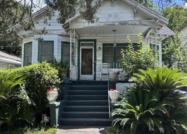 Property at 1122 King St, Charleston, SC 29403, 3 beds, 1 bath