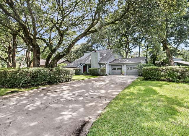 Property at 1185 Parkway Dr, Mount Pleasant, SC 29464, 3 beds, 2 baths