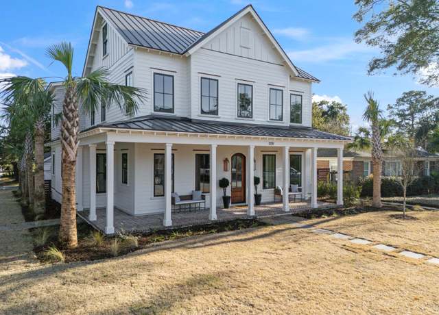 Property at 1119 Simmons St, Mount Pleasant, SC 29464, 4 beds, 4.5 baths