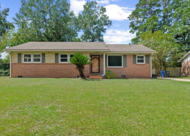 Property at 7623 Hillandale Rd, North Charleston, SC 29420, 4 beds, 2.5 baths