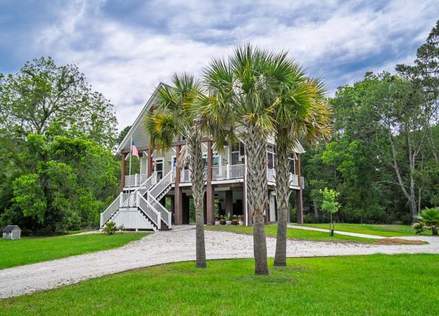 Property at 1064 Blackbear Dr, Edisto Island, SC 29438, 3 beds, 2.5 baths