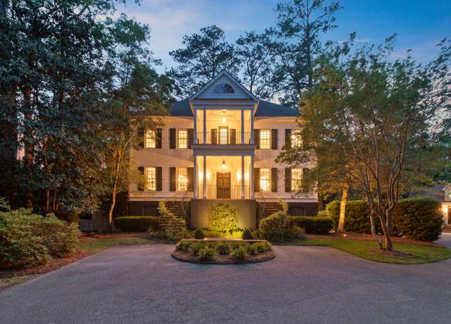 Property at 418 W Carolina Ave, Summerville, SC 29483, 4 beds, 4.5 baths