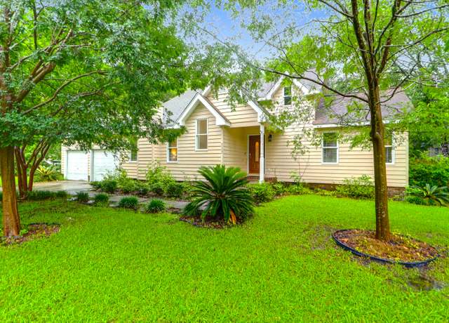 Property at 112 Fox Chase Dr, Goose Creek, SC 29445, 3 beds, 3 baths