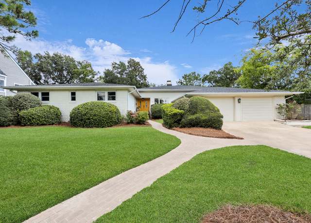 Property at 26 Rebellion Rd, Charleston, SC 29407, 4 beds, 2.5 baths