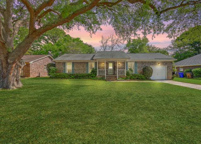 Property at 816 Farnham Rd, Charleston, SC 29412, 3 beds, 2 baths