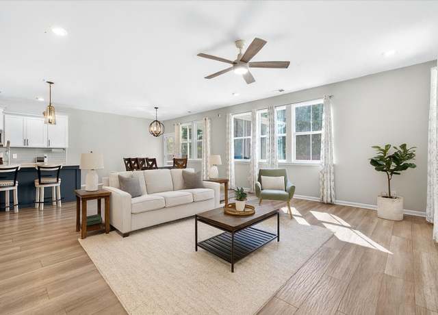 Property at 459 Richfield Way, Summerville, SC 29486, 5 beds, 3.5 baths