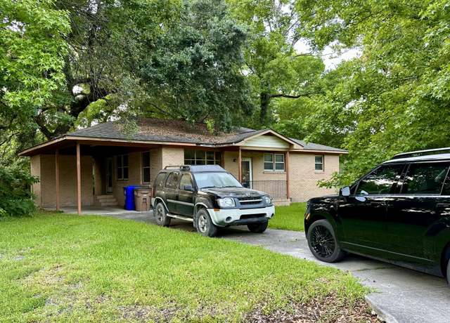 Property at 1814 S Mayflower Dr, Charleston, SC 29412, 3 beds, 1.5 baths