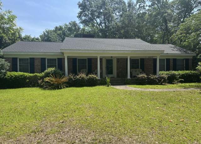 Property at 1 Mcclary St, Summerton, SC 29148, 3 beds, 2 baths