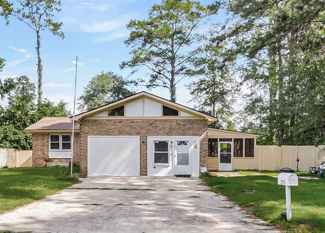 Property at 215 Warington St, Summerville, SC 29483, 3 beds, 2 baths