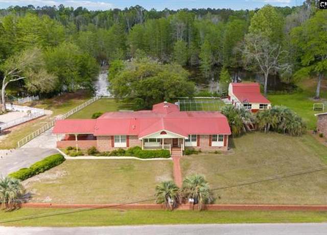 Property at 992 Dickinson St, Bamberg, SC 29003, 3 beds, 3 baths
