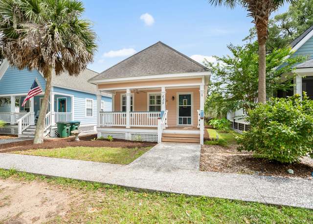Property at 635 16th St, Port Royal, SC 29935, 3 beds, 2.5 baths