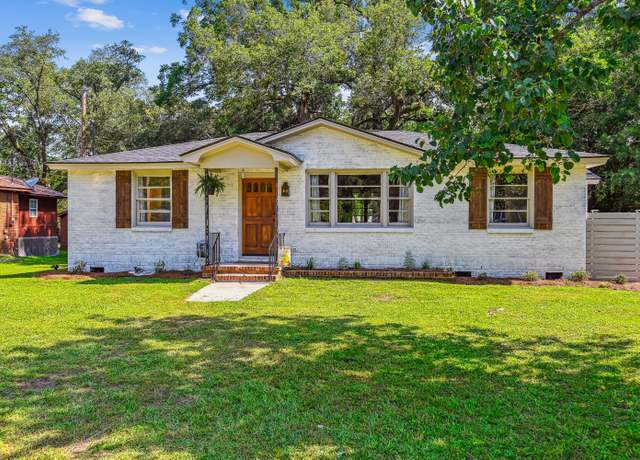 Property at 111 Circle Dr, Summerville, SC 29485, 3 beds, 2 baths