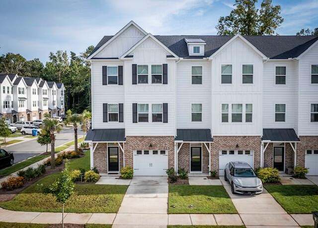 Property at 9425 Sun Fountain Dr, Summerville, SC 29485, 3 beds, 3 baths