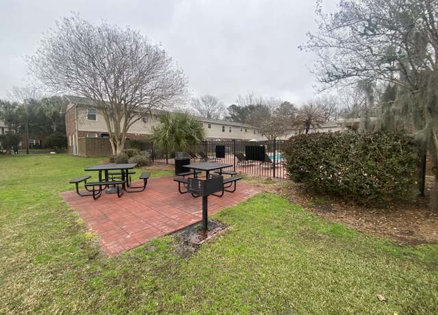 Property at 415 Parkdale Dr Unit 6d, Charleston, SC 29414, 2 beds, 1.5 baths