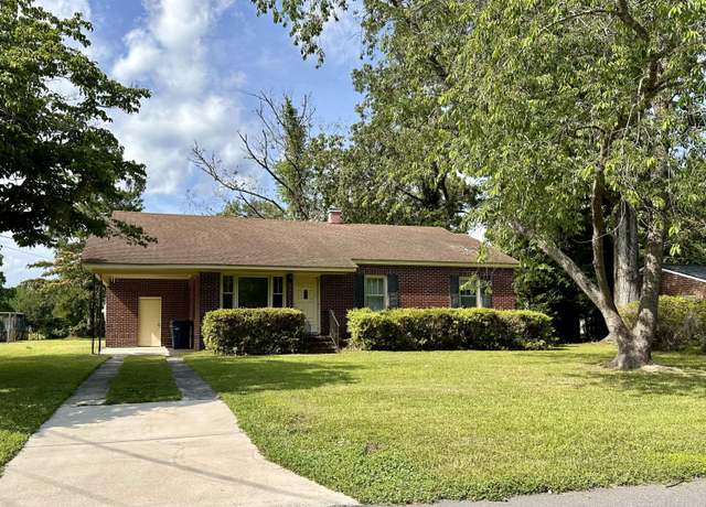 Property at 2926 Bolton Rd, Charleston, SC 29414, 3 beds, 2 baths