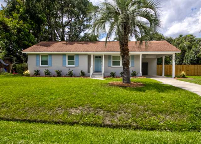 Property at 1262 Camelot Dr, Charleston, SC 29407, 3 beds, 2 baths