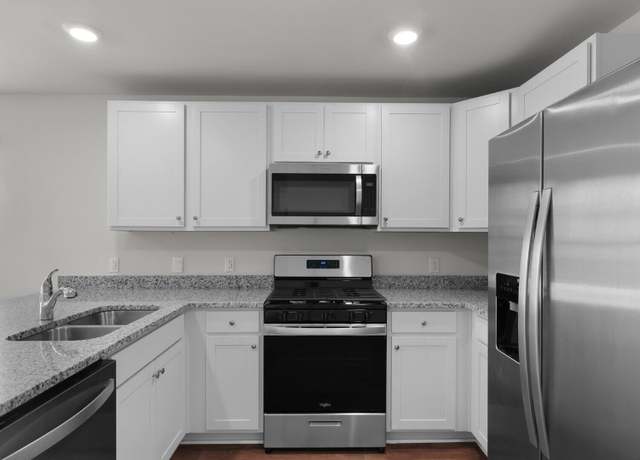 Property at 507 Golden Embers Way, Summerville, SC 29486, 4 beds, 2.5 baths