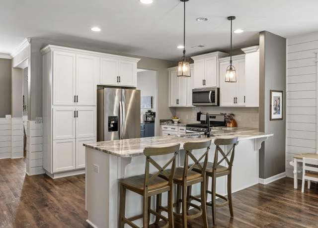 Property at 423 Sanctuary Park Dr, Summerville, SC 29486, 4 beds, 3 baths