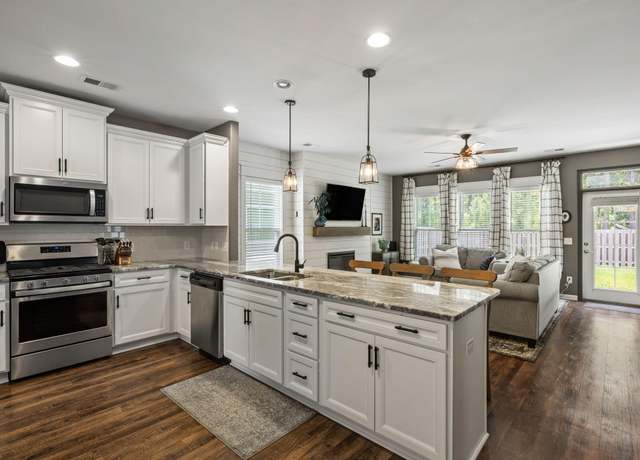 Property at 423 Sanctuary Park Dr, Summerville, SC 29486, 4 beds, 3 baths