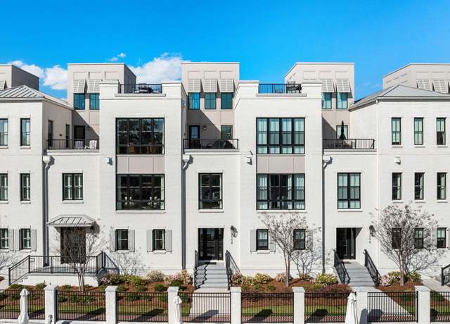 Property at 508 Helmsman St, Charleston, SC 29492, 3 beds, 3.5 baths