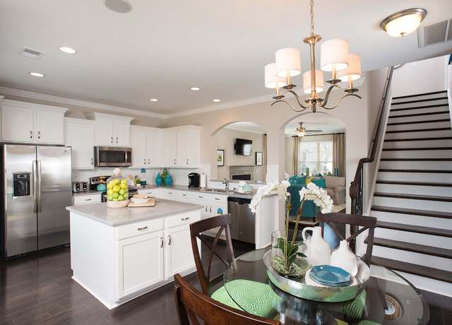 Property at 113 Crosscut Ln, Summerville, SC 29486, 4 beds, 3 baths