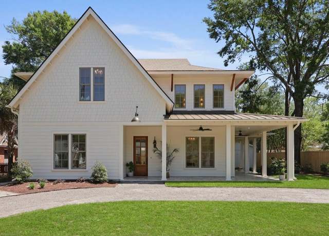 Property at 755 Adluh St, Mount Pleasant, SC 29464, 5 beds, 3.5 baths