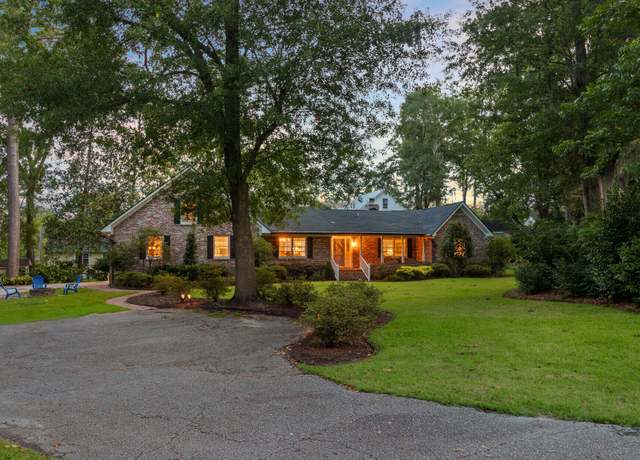 Property at 110 W 2nd South St, Summerville, SC 29483, 4 beds, 3.5 baths