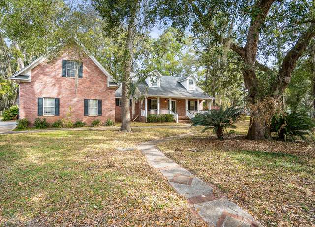 Property at 2500 Stratford Ln, Beaufort, SC 29902, 4 beds, 2.5 baths