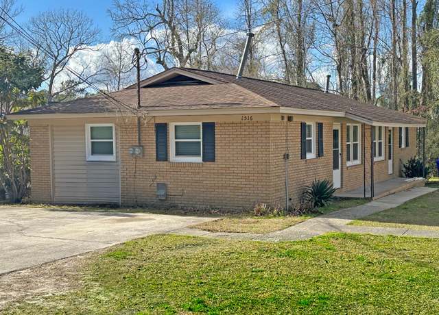Property at 1516 N Avalon Cir, Charleston, SC 29407, 4 beds, 2 baths