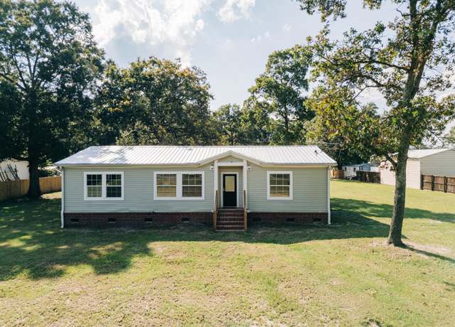 Property at 827 Cromwell Ln, Walterboro, SC 29488, 3 beds, 2 baths