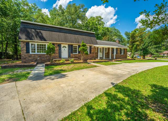 Property at 100 Colonial Dr, Goose Creek, SC 29445, 4 beds, 3.5 baths