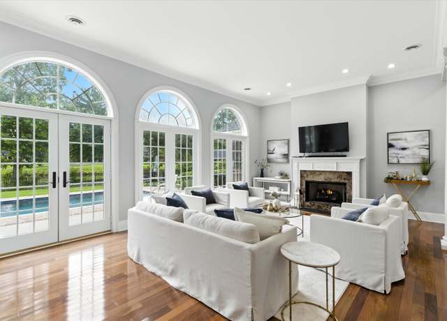 Property at 4208 Club Course Dr, North Charleston, SC 29420, 4 beds, 3 baths