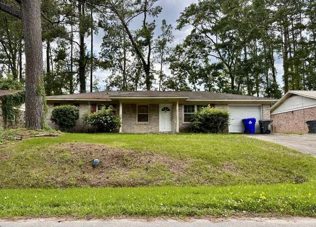 Property at 7629 Crossgate Blvd, North Charleston, SC 29420, 3 beds, 1.5 baths