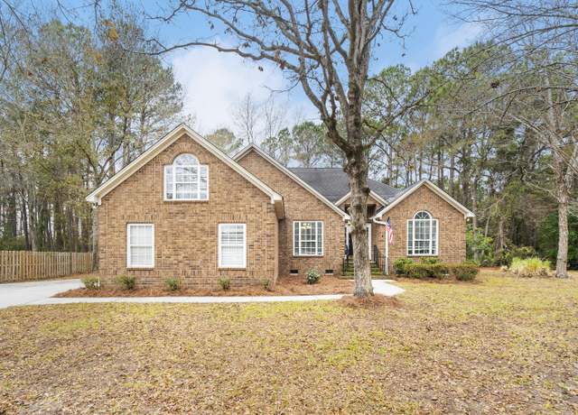 Property at 298 Hook Ln, Mount Pleasant, SC 29464, 4 beds, 2 baths