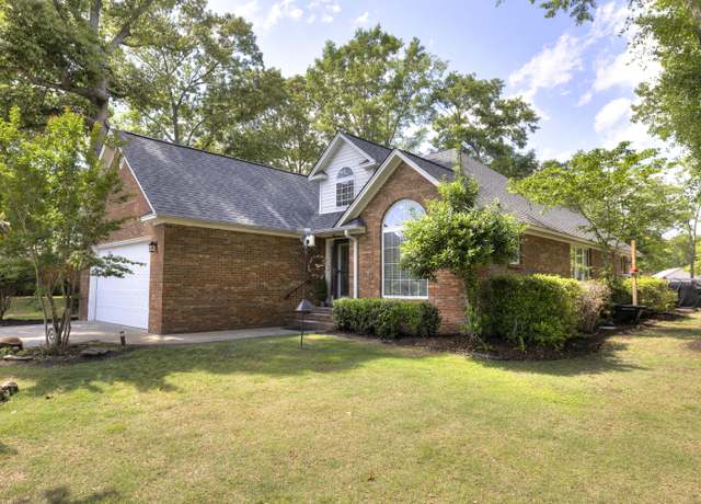 Property at 256 Ridge Lake Dr, Manning, SC 29102, 3 beds, 2 baths