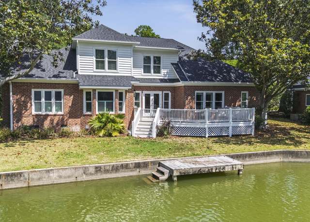 Property at 1280 Waterfront Dr, Mount Pleasant, SC 29464, 5 beds, 3 baths