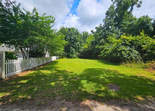 Property at 310 Drayton St, Mcclellanville, SC 29458