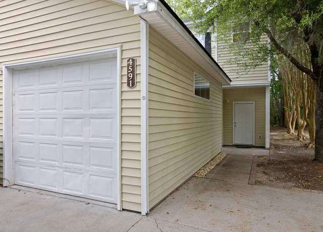 Property at 4591 Great Oak Dr, North Charleston, SC 29418, 2 beds, 2.5 baths