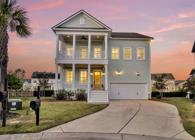 Property at 2906 Quarterdeck Ct, Mount Pleasant, SC 29466, 6 beds, 5 baths