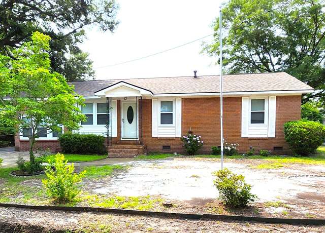 Property at 4029 Karen Dr, North Charleston, SC 29405, 3 beds, 1.5 baths