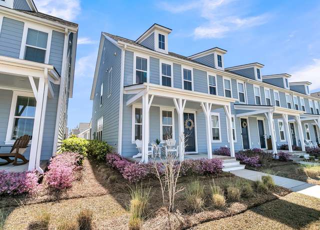 Property at 565 Blueway Ave, Summerville, SC 29486, 3 beds, 2.5 baths