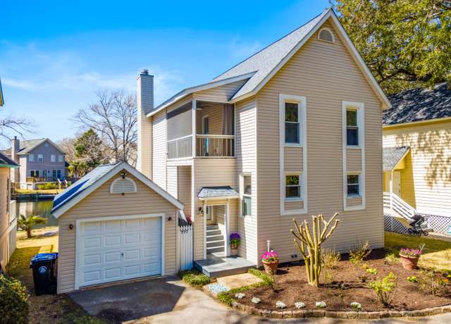 Property at 777 Lake Frances Dr, Charleston, SC 29412, 3 beds, 2.5 baths