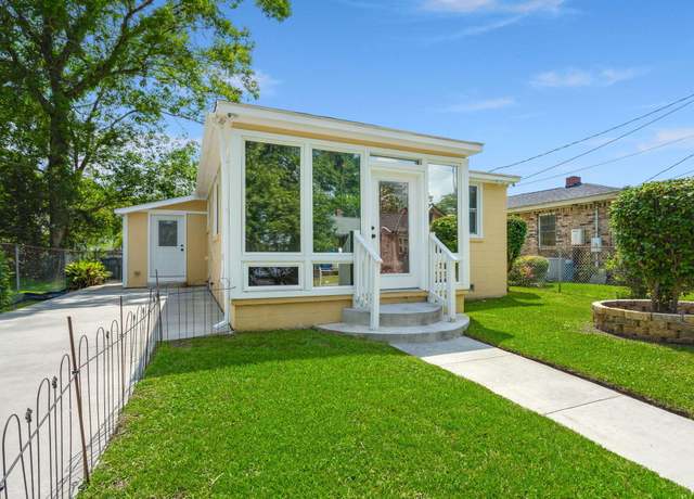Property at 958 Battery Ave, Charleston, SC 29407, 2 beds, 1 bath
