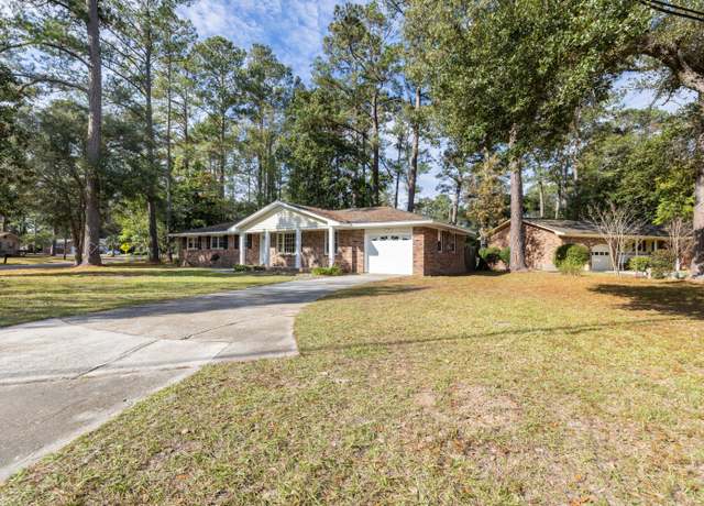Property at 301 Corey Blvd, Summerville, SC 29483, 3 beds, 2.5 baths