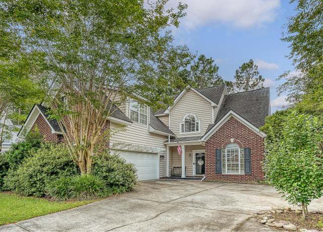 Property at 30 Muirfield Village Ct, Summerville, SC 29483, 4 beds, 2.5 baths