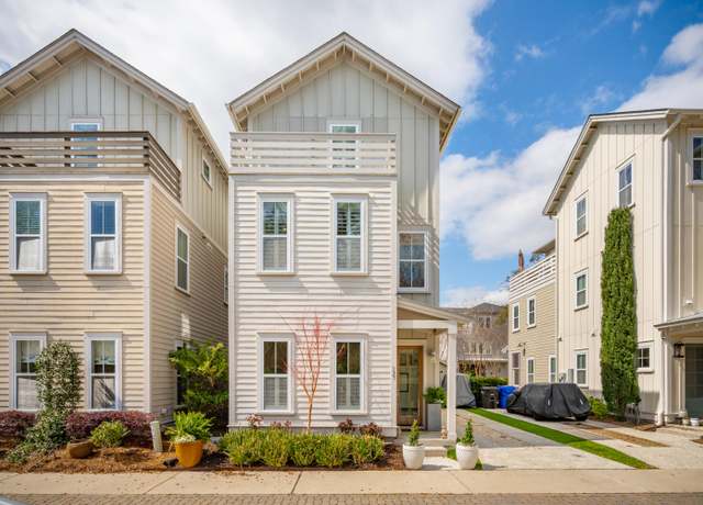 Property at 137 Bratton Cir, Mount Pleasant, SC 29464, 4 beds, 2.5 baths