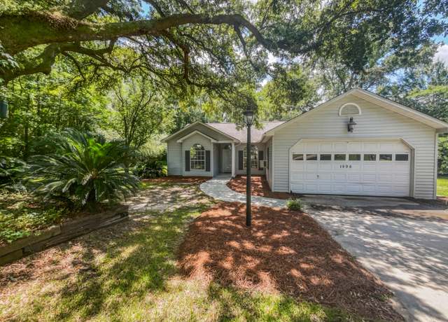 Property at 1990 Central Ave, Summerville, SC 29483, 3 beds, 2 baths