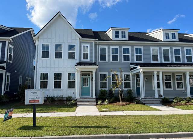 Property at 764 Blueway Ave, Summerville, SC 29486, 3 beds, 2.5 baths