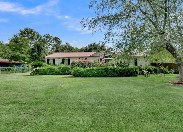 Property at 1165 Thomas Walters Rd, Pineville, SC 29468, 3 beds, 2 baths