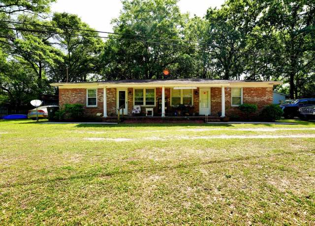 Property at 1746 E Avalon Cir, Charleston, SC 29407, 4 beds, 2 baths